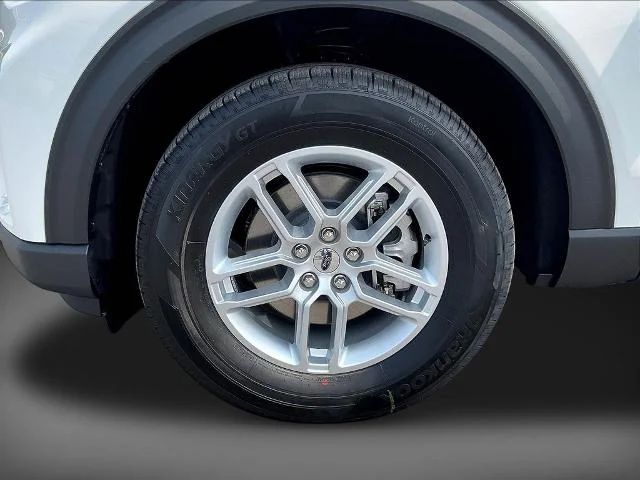 New 2026 Star White Metallic Tri-Coat Ford Active image 49