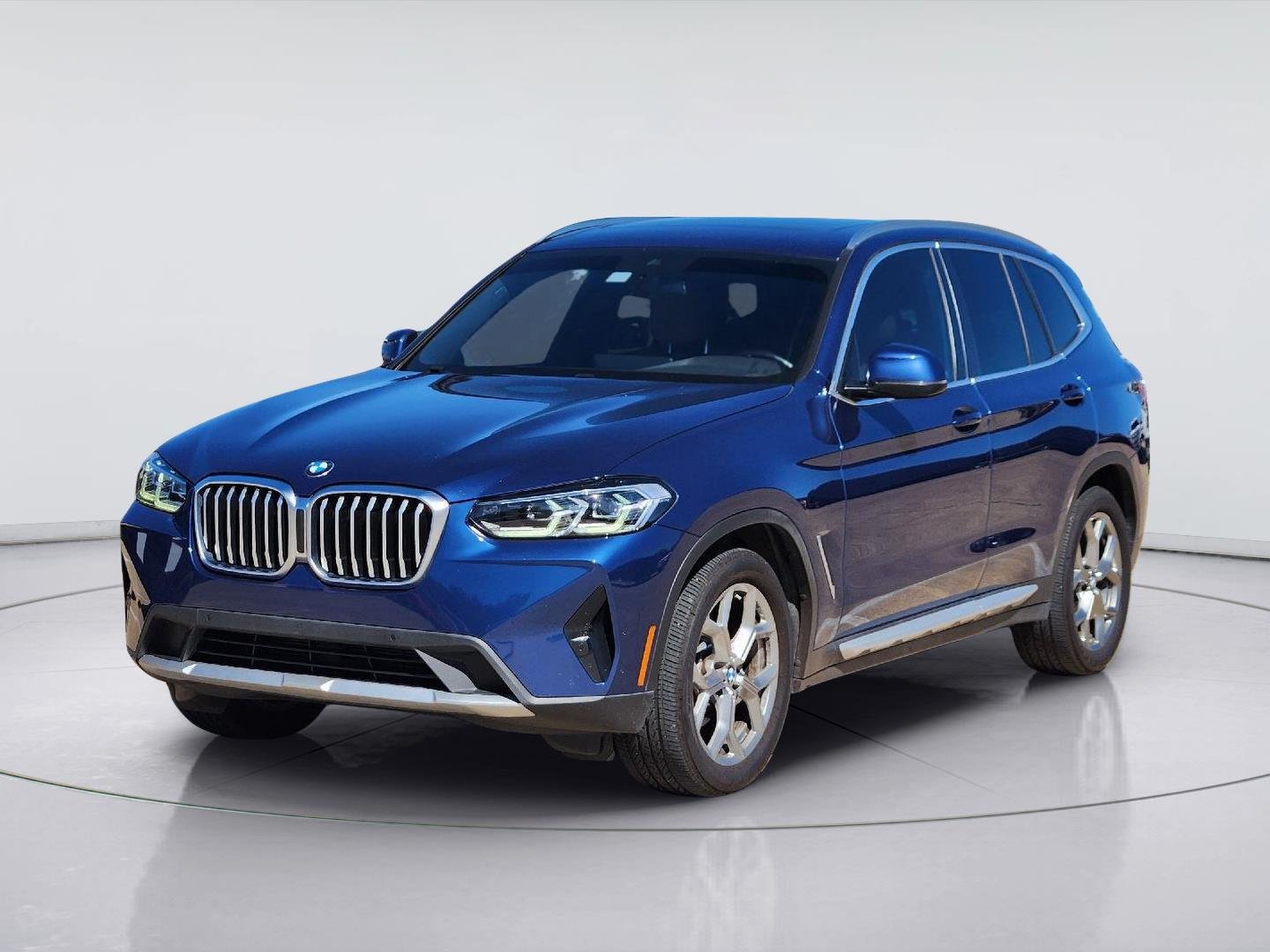 Used 2022 Phytonic Blue Metallic BMW sDrive30i image 3