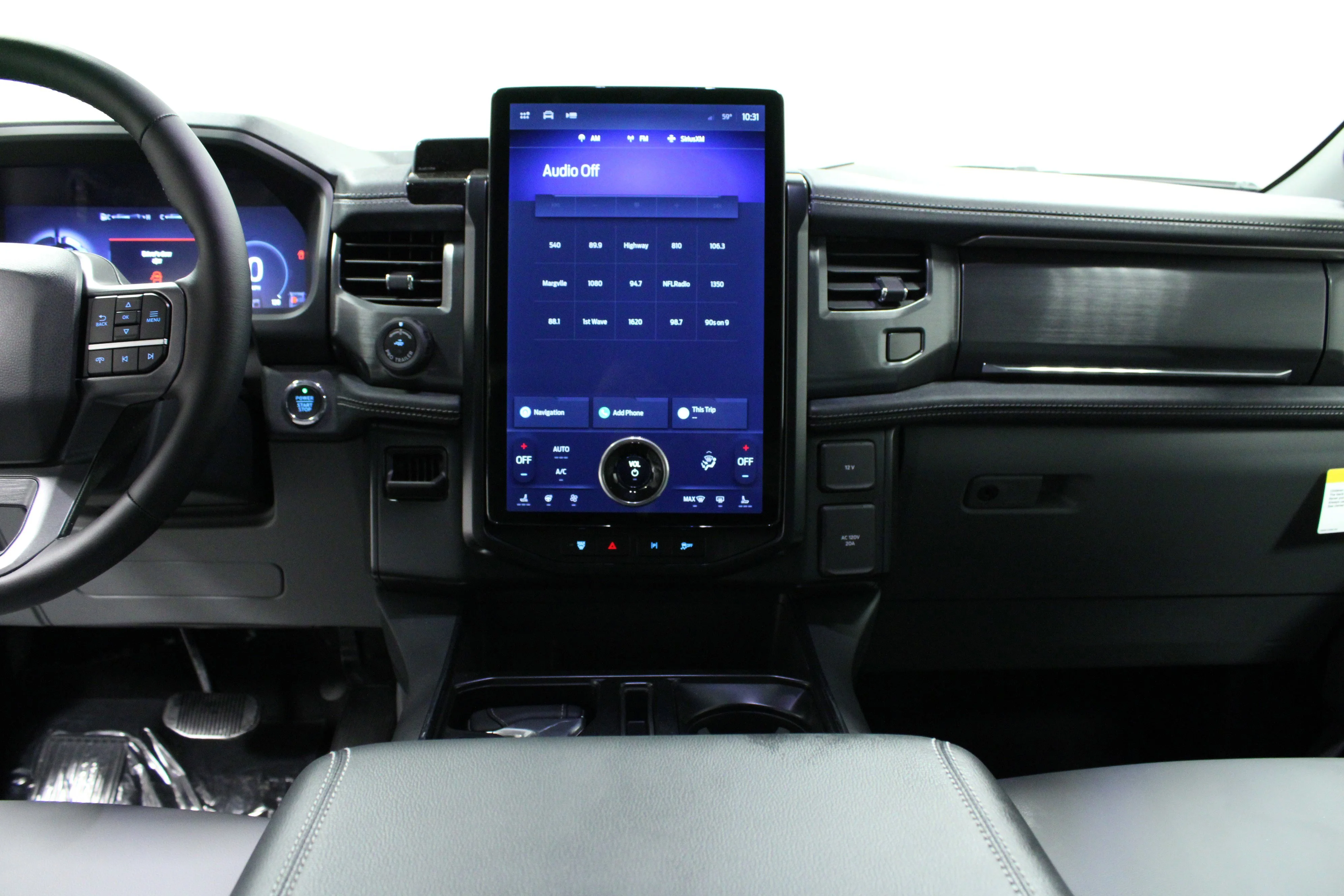 2025 Ford F-150 Lightning Flash - Photo 18