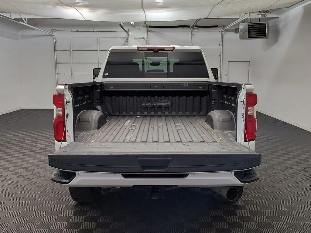 Used 2024 Iridescent Pearl Tricoat Chevrolet High Country image 20
