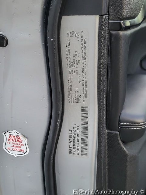 Used 2025 Silver Jeep Altitude image 15