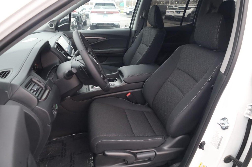 2025 Honda Ridgeline Sport - Photo 19