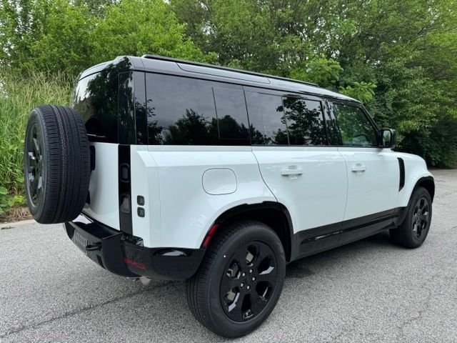 New 2026 Fuji White Land Rover X-Dynamic SE image 5