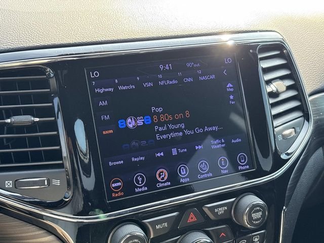 Certified Used 2019 Gray Jeep Altitude image 31
