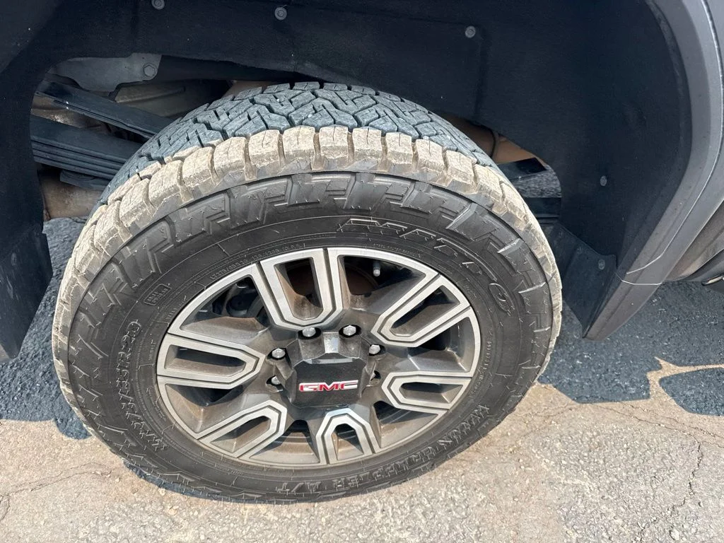 Used 2022 Onyx Black GMC AT4 image 5