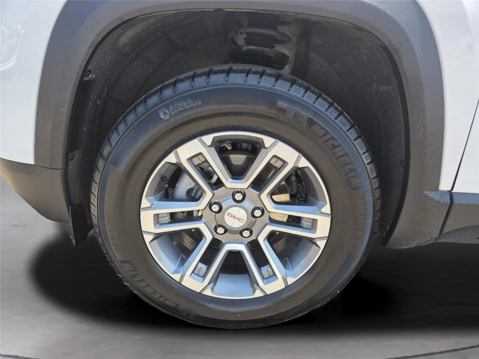 Used 2026 Summit White GMC FWD Elevation image 35