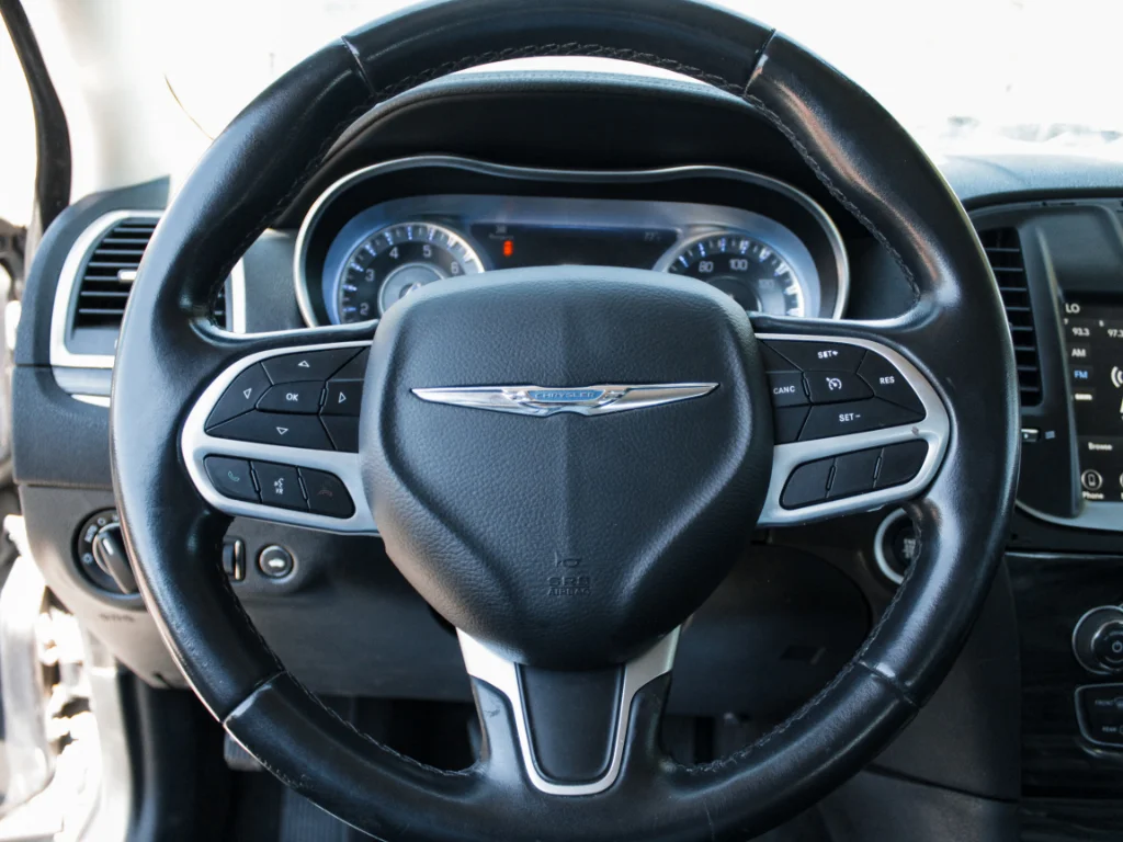 Used 2018 Gloss Black Chrysler Touring image 11