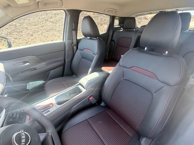 New 2026 Aspen White TriCoat / Super Black Two-tone Nissan SR image 21
