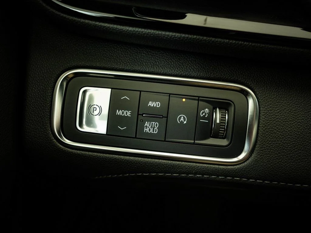 Used 2025 Cherry Red Tintcoat Buick Avenir image 29