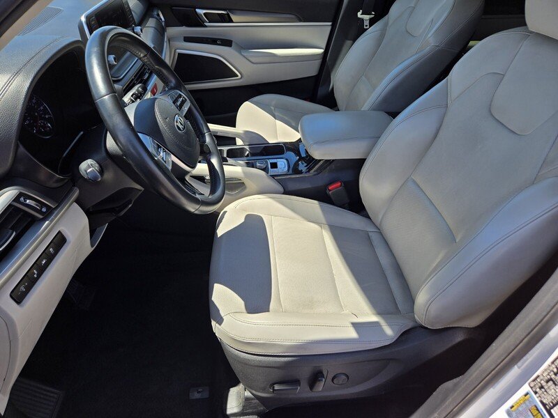 Used 2020 Snow White Pearl KIA S FWD image 10