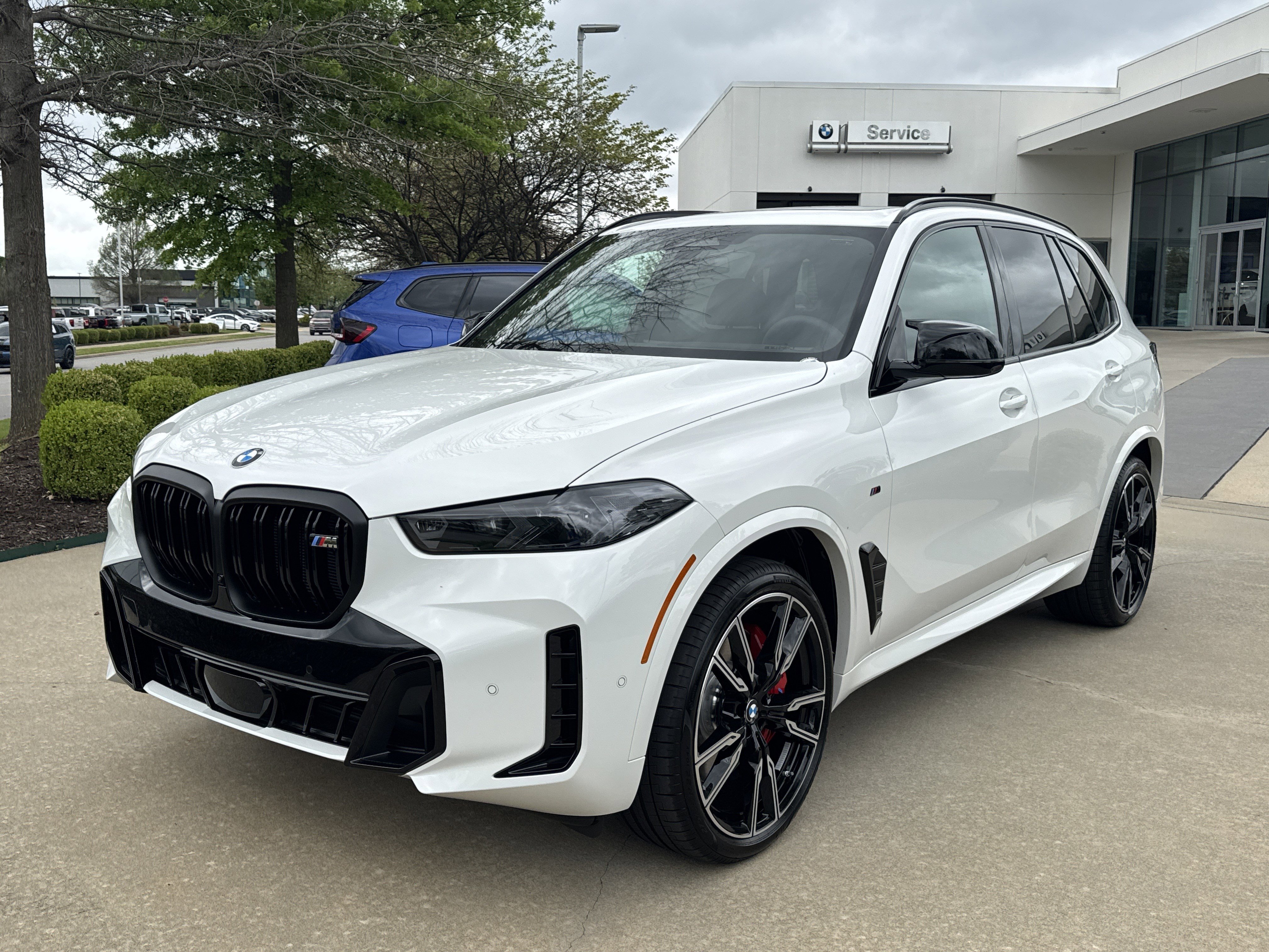 2026 BMW X5 M60i's photo