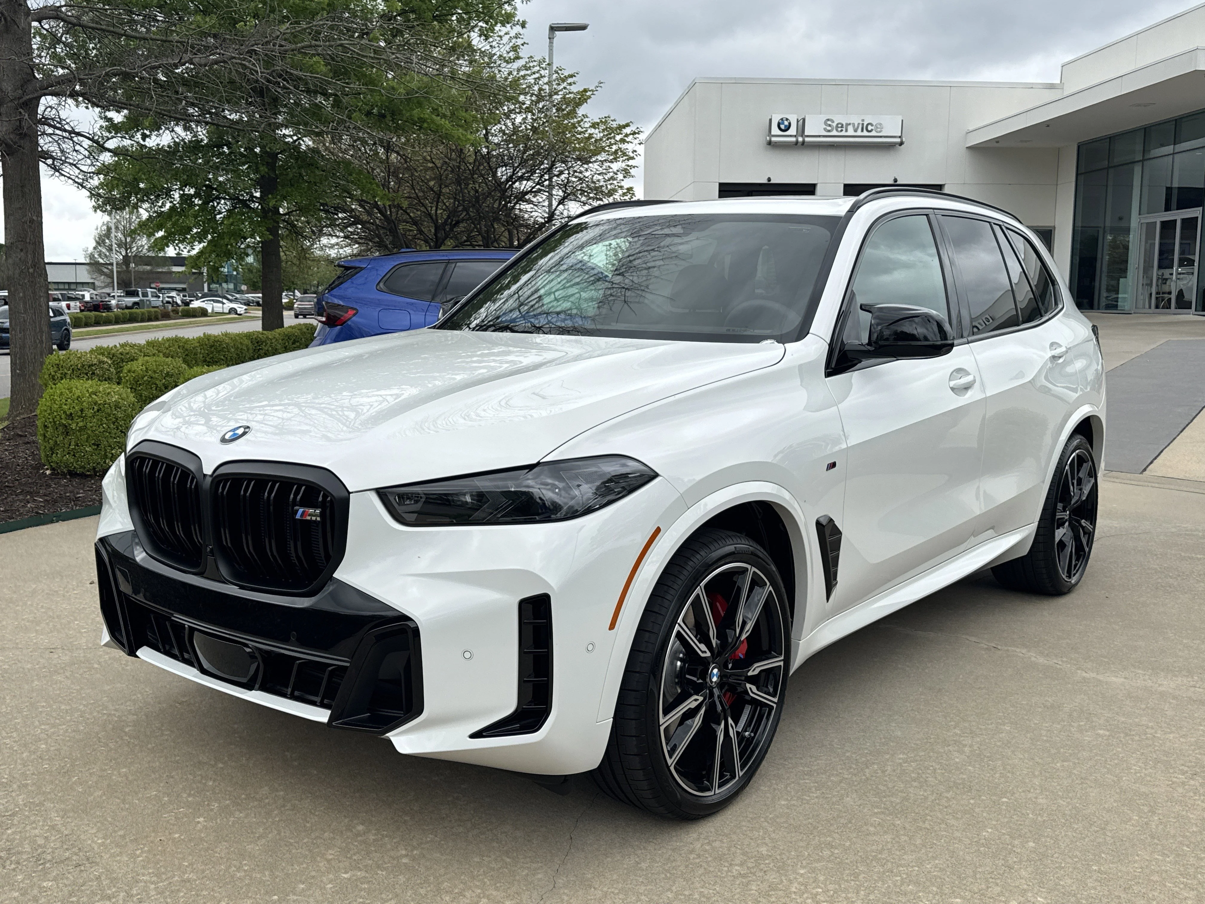 2026 BMW X5 M60i's photo