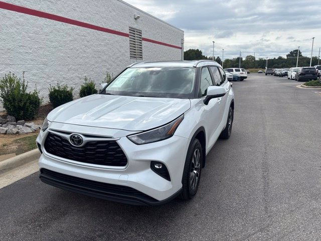 2025 Toyota Highlander XLE