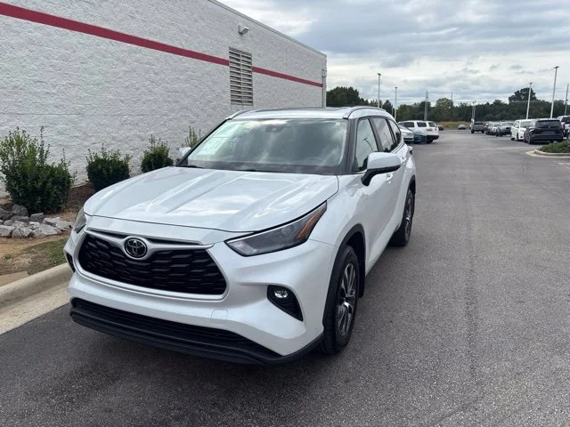 2025 Toyota Highlander XLE