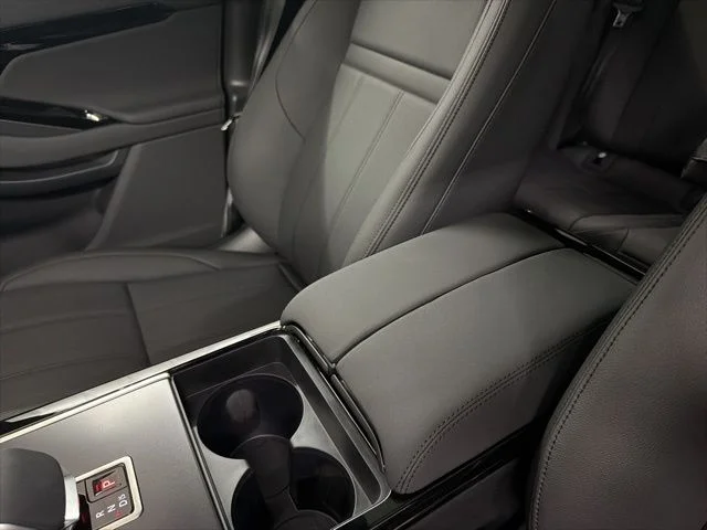 New 2026 Santorini Black Metallic Land Rover Dynamic image 35