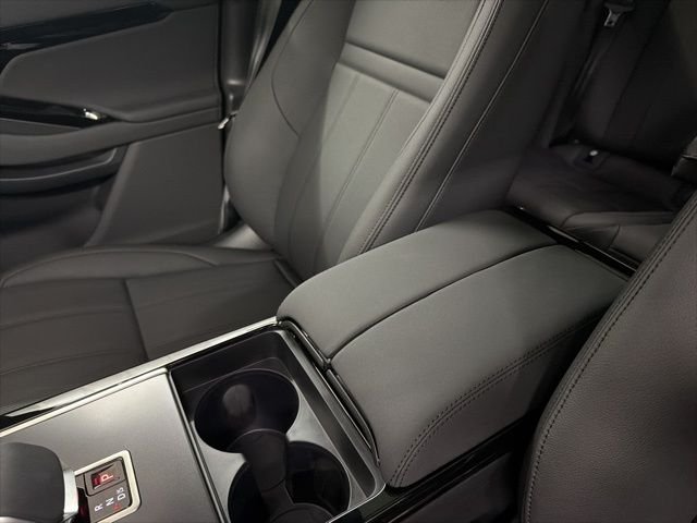 New 2026 Santorini Black Land Rover Dynamic image 35