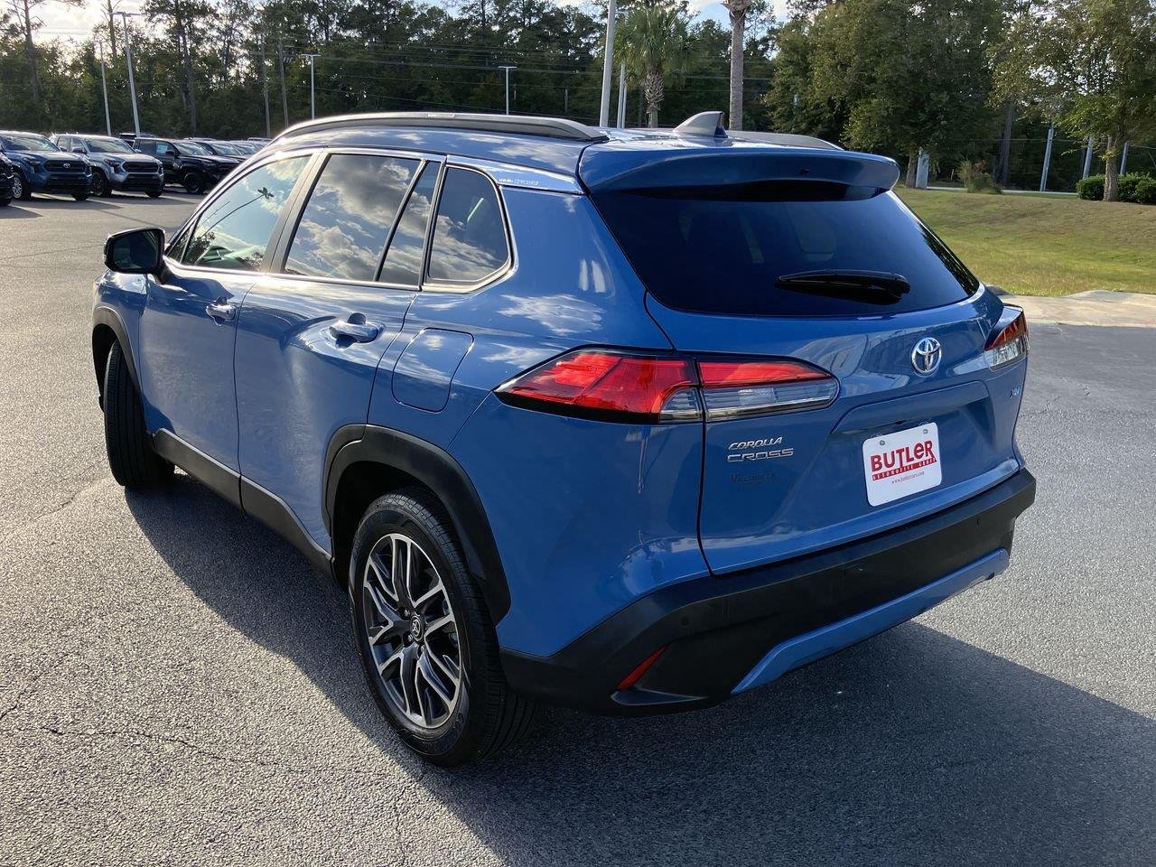 Used 2026 Blue (Cavalry Blue) Toyota XLE image 3