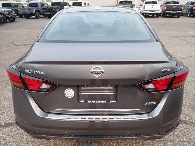 Used 2021 Gray Nissan 2.5 SV image 4