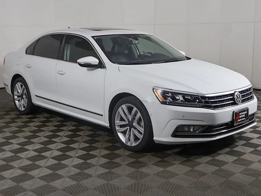 Used 2016 Volkswagen Passat SEL Premium with VIN 1VWCM7A31GC037874 for sale in Parma, OH