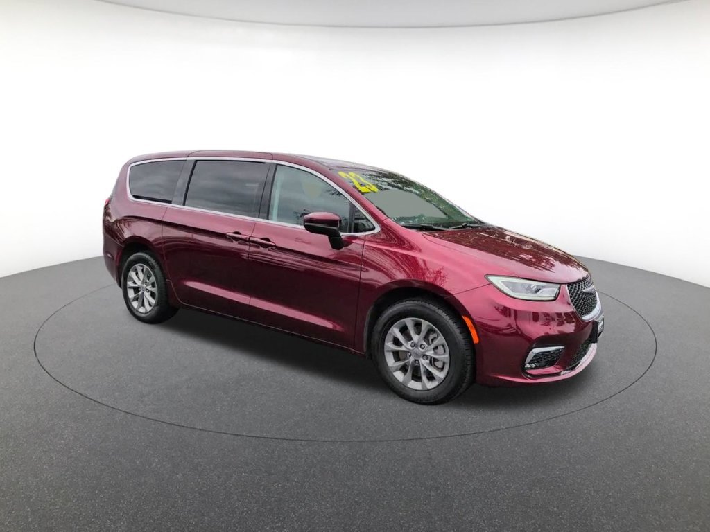Certified Used 2023 Velvet Chrysler Touring L image 4