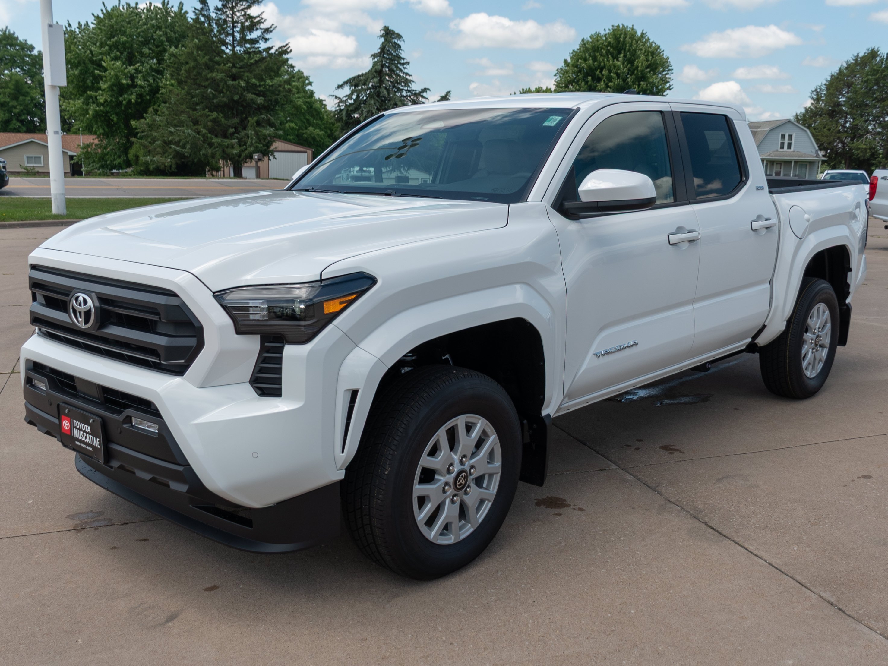 2026 Toyota Tacoma SR5 - Photo 4