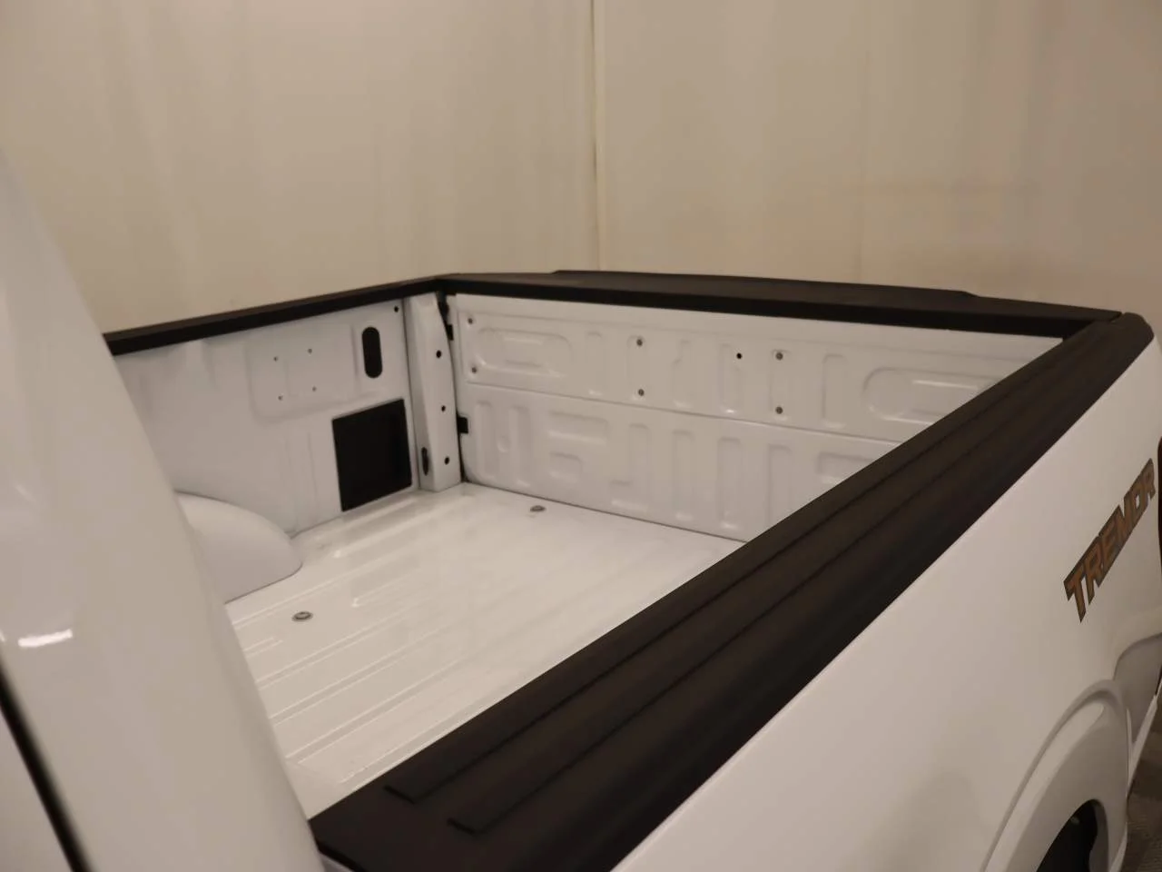 New 2026 Oxford White Ford Tremor® image 19