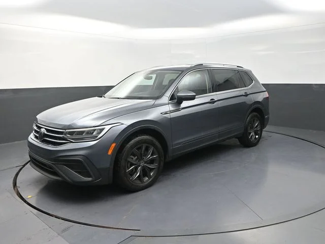 Used 2024  Volkswagen 2.0T SE image 3