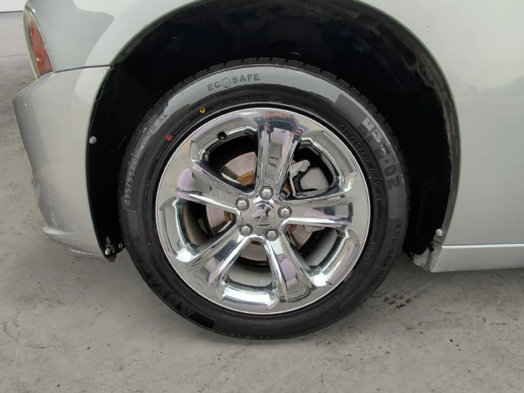 Used 2014 Silver Dodge SE image 13