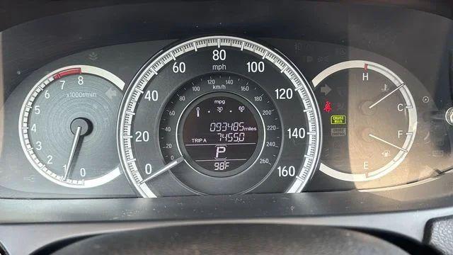 Used 2016  Honda LX image 13