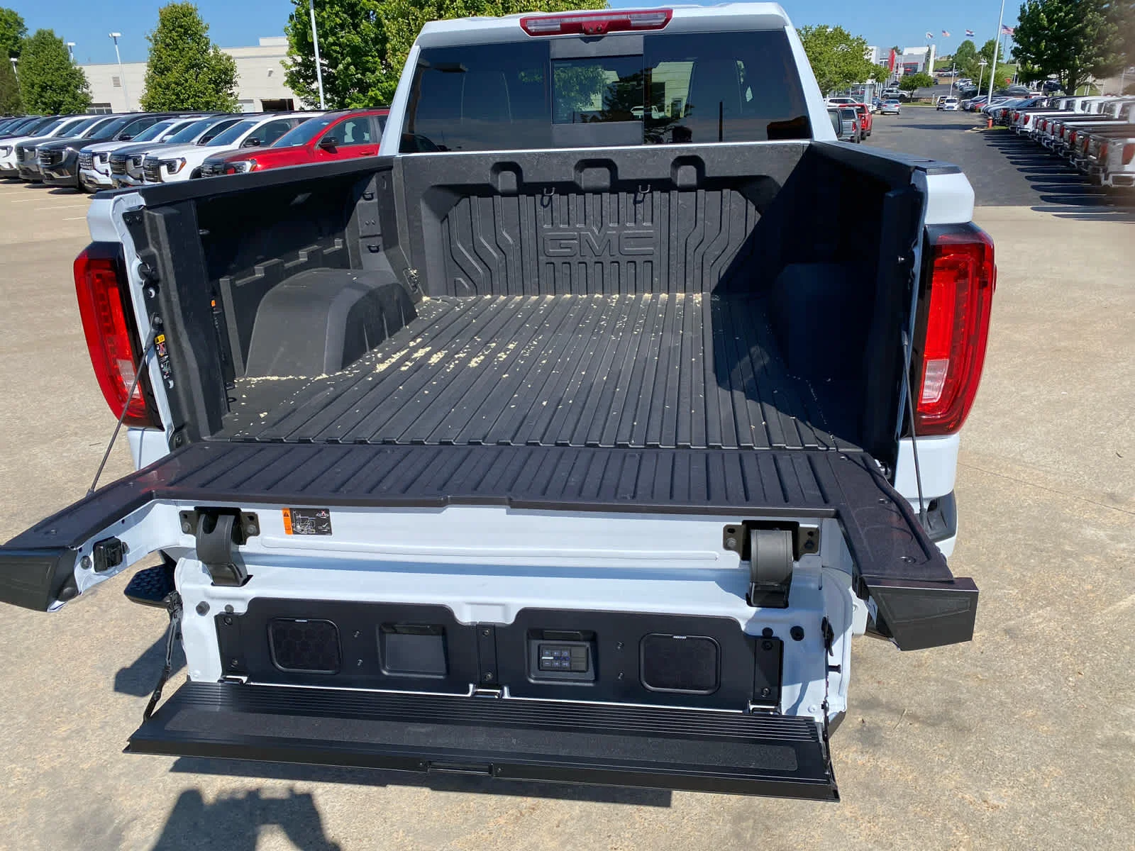 New 2026 Glacier White Tricoat GMC Denali Ultimate image 29