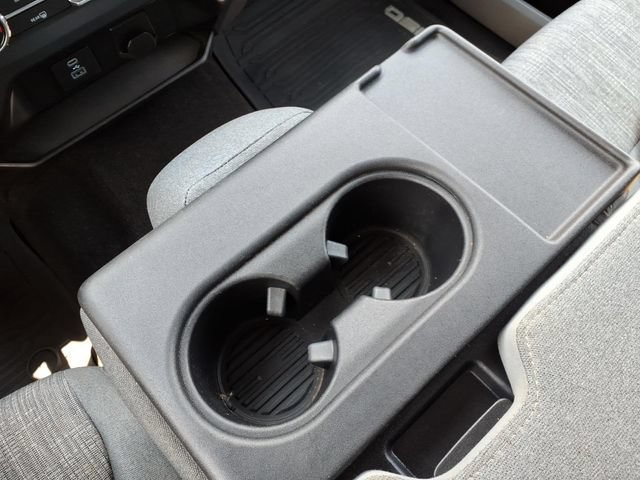 Used 2022  Ford XL image 25