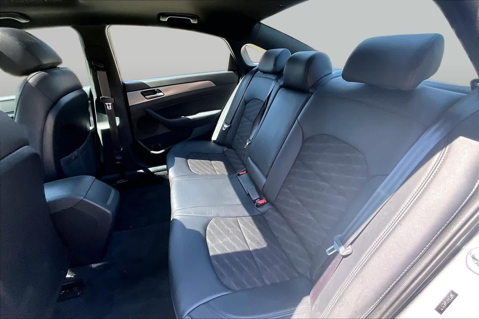 Used 2018 Machine Gray Hyundai Sport image 17