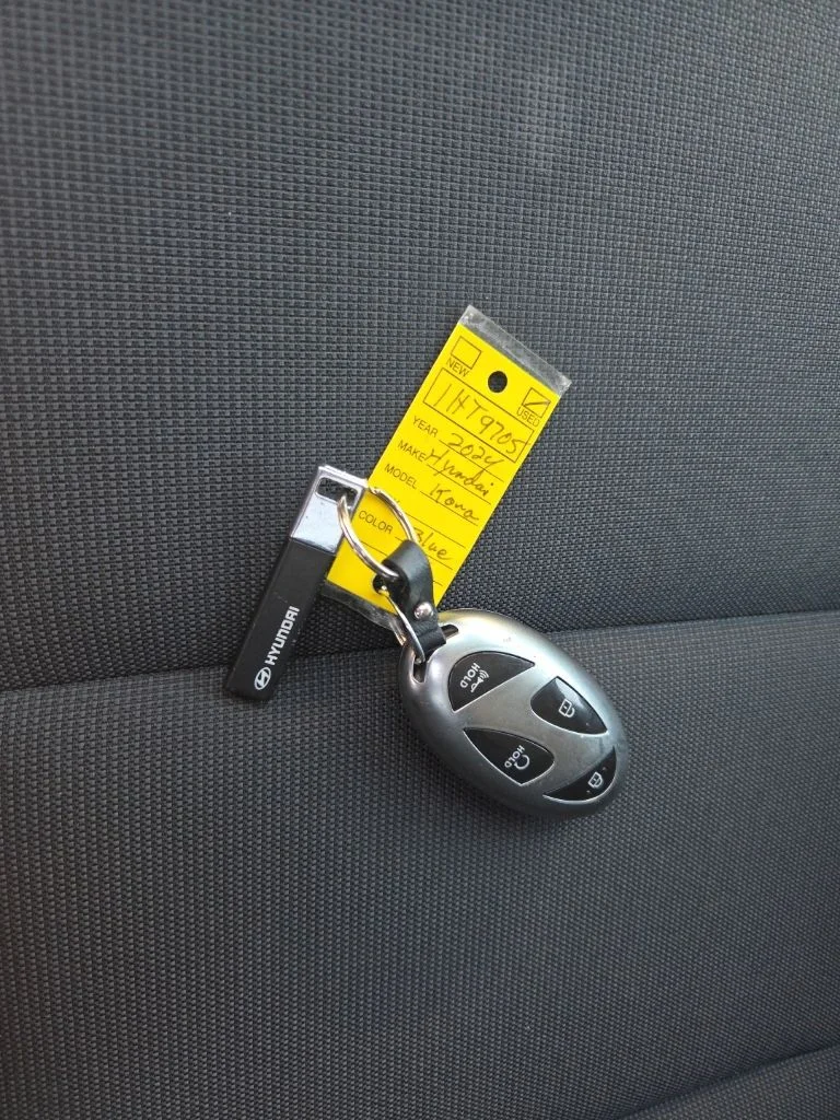 Used 2024 Blue Hyundai SEL image 5