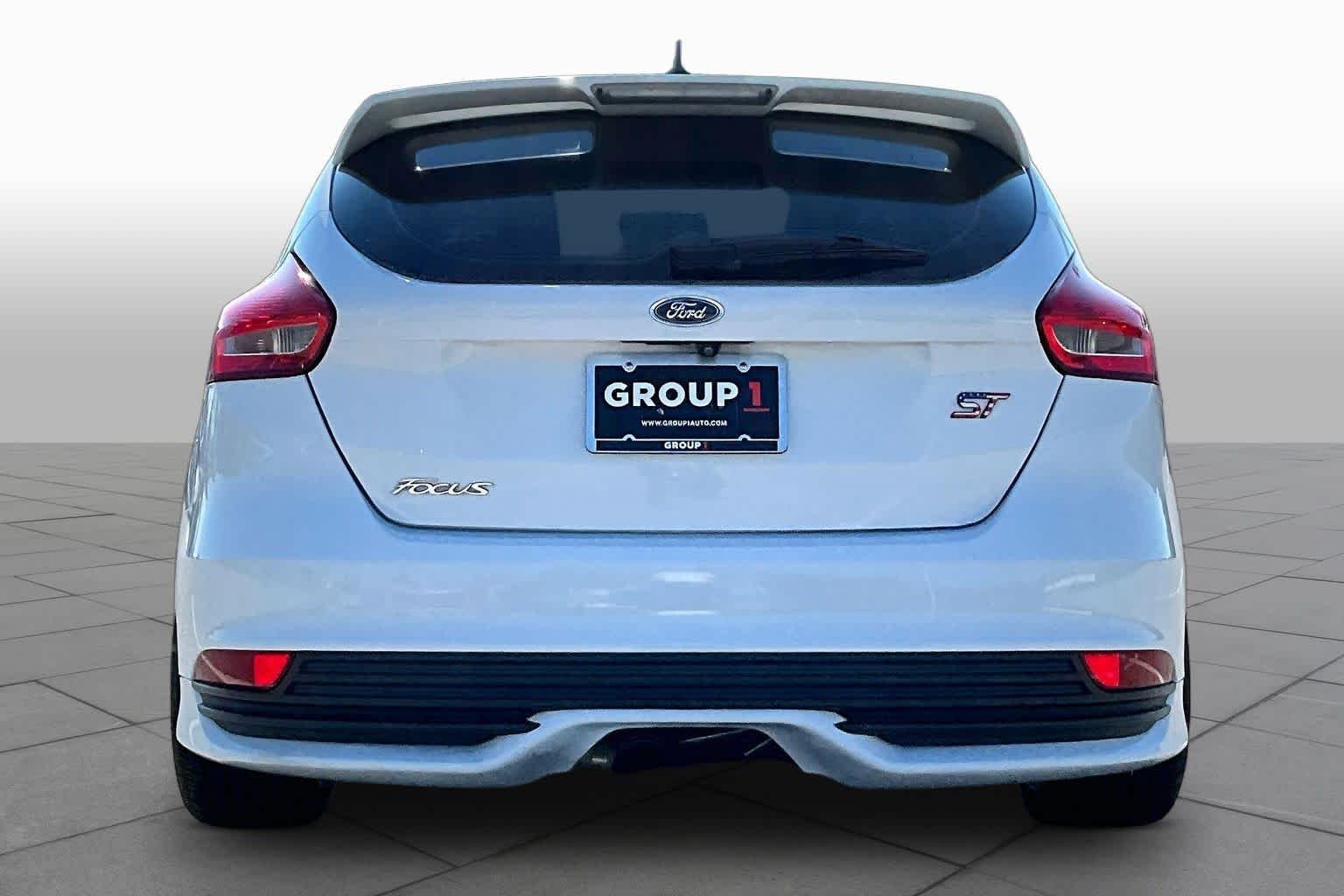 Used 2017 Oxford White Ford ST image 5