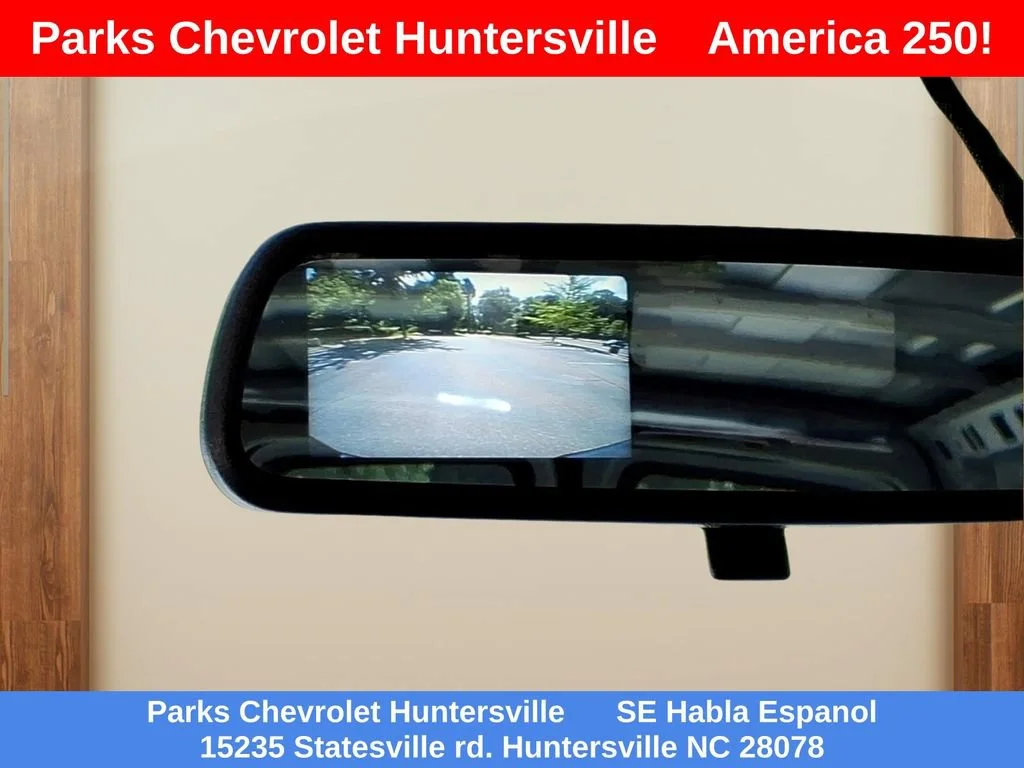 New 2026 Summit White Chevrolet WT image 5