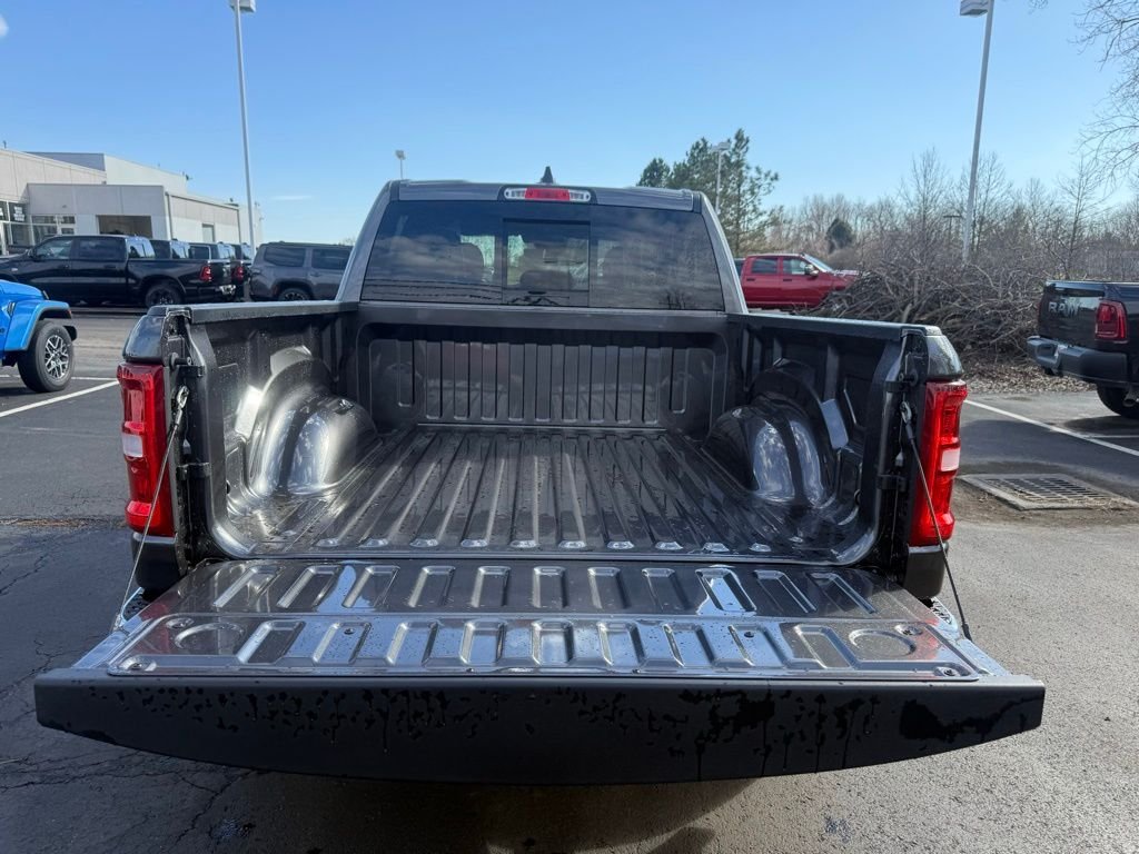 New 2026 Granite Crystal Metallic Clearcoat RAM Big Horn/Lone Star image 49