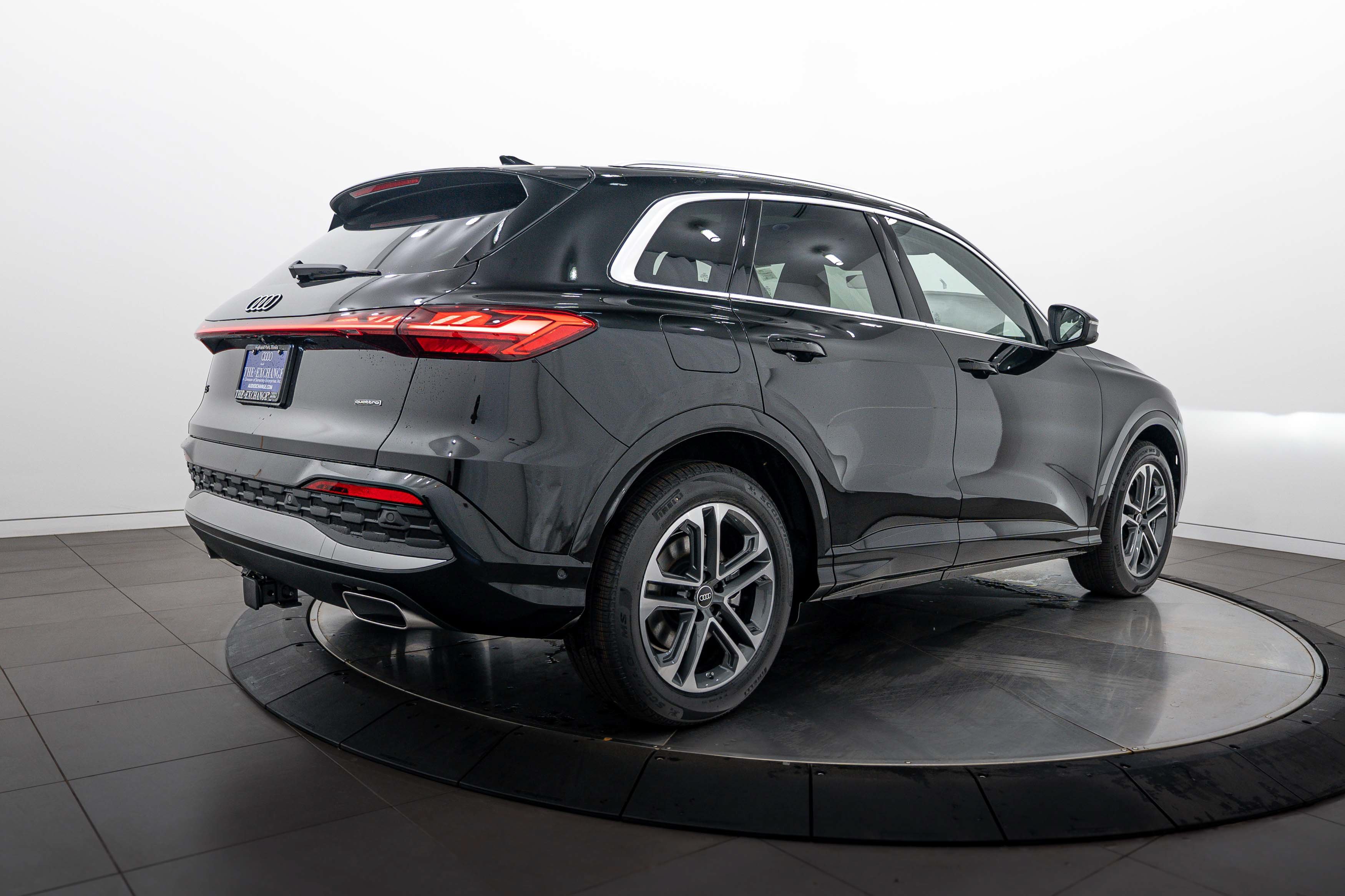 New 2026 MYTHOS BLACK Audi Prestige image 4