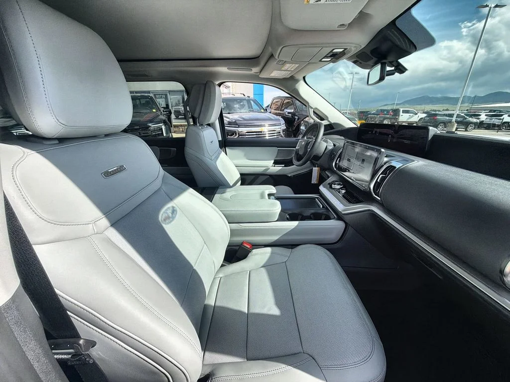 New 2026 Star White Metallic Tri-Coat Ford MAX Platinum® image 11