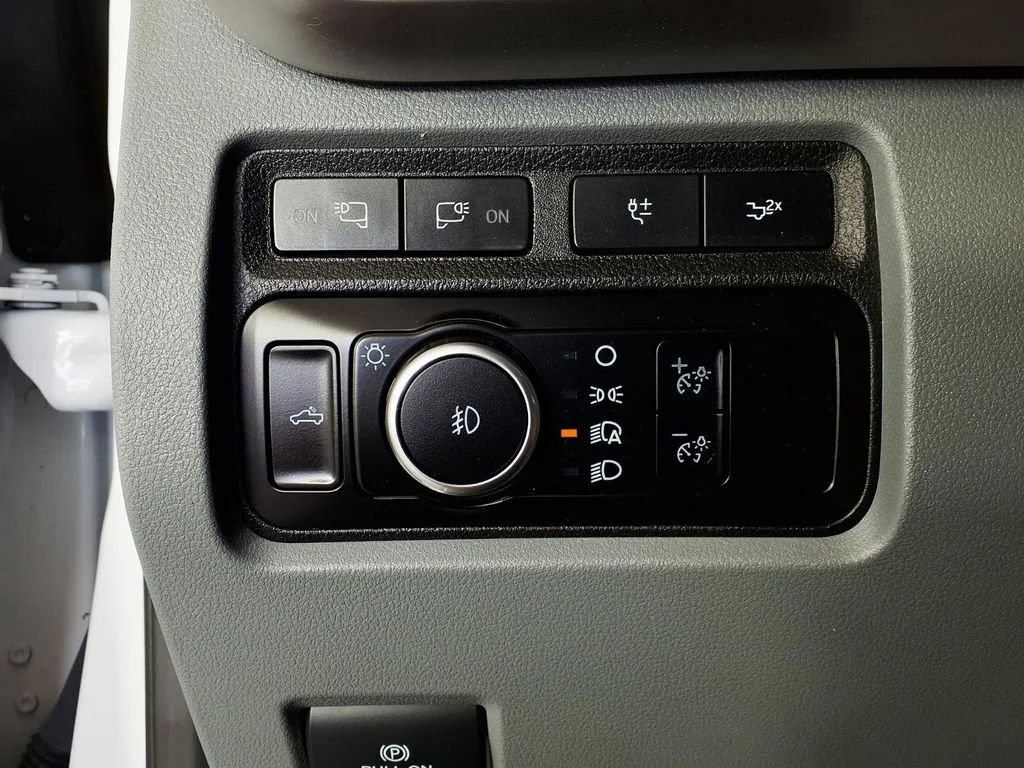 Used 2024 Oxford White Ford XL image 24