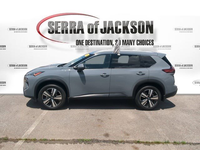 Used 2025 Boulder Gray Pearl Nissan SL image 6