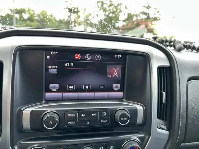 Used 2014 White GMC SLE image 17