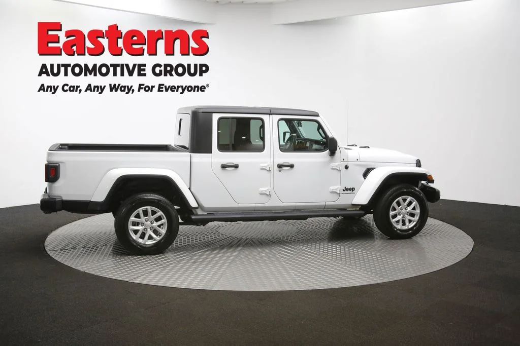 Used 2023 White Jeep Sport image 40