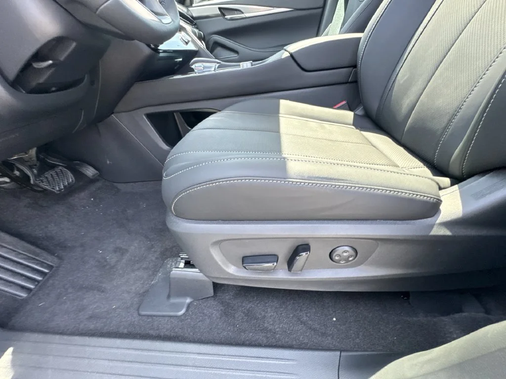 New 2027 RADIANT WHITE INFINITI Luxe AWD image 20