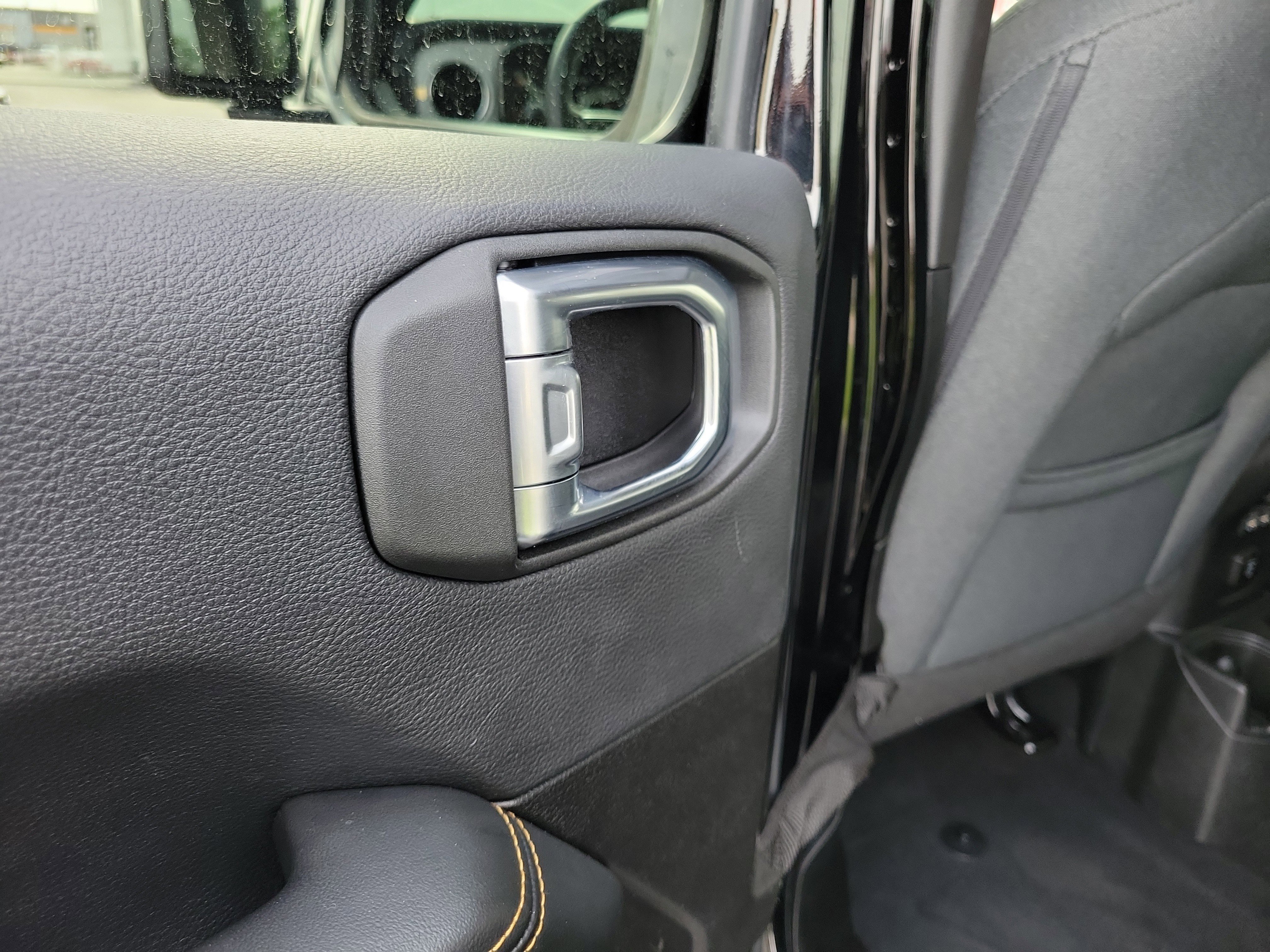 2025 Jeep Wrangler 4-Door Sahara - Photo 13