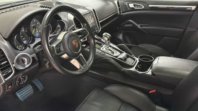 Used 2017  Porsche S E-Hybrid image 25