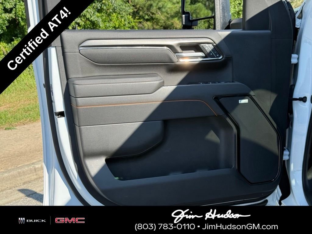 Used 2025 White GMC AT4 image 21
