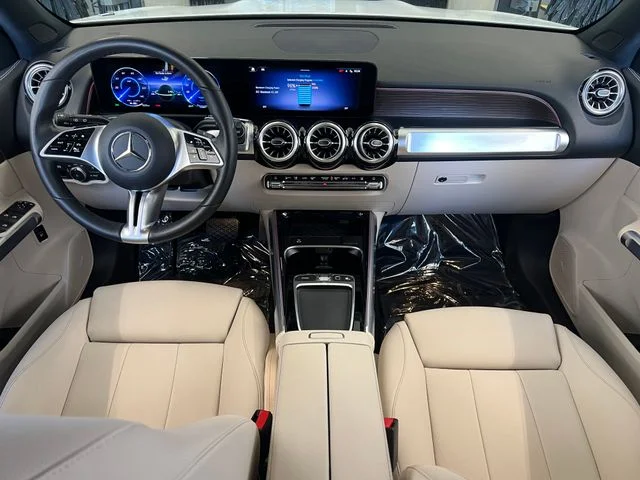 Used 2025 Polar White Mercedes-Benz 300 image 45