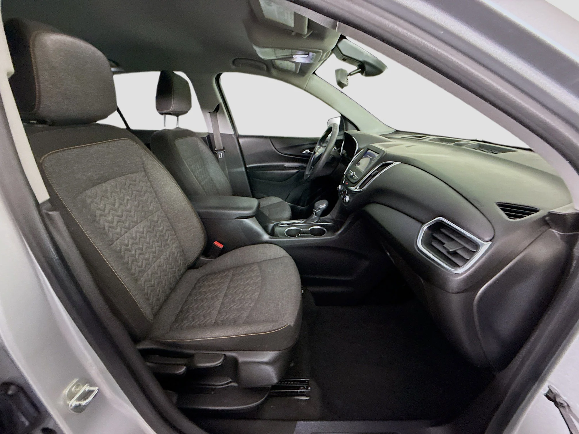Used 2022 Silver Ice Metallic Chevrolet LT image 25