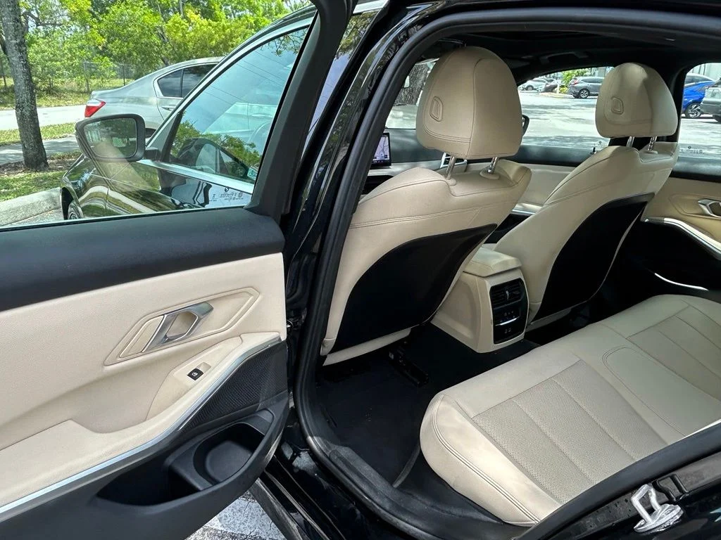 Used 2025 Black BMW 330i image 40