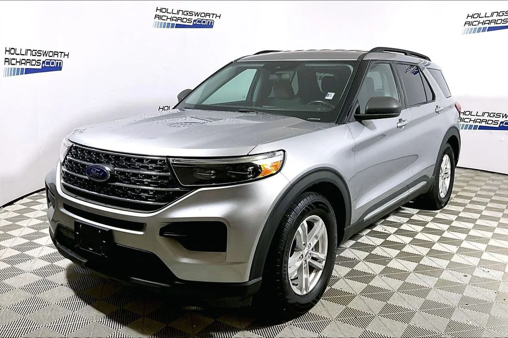 Used 2021 Silver Metallic Ford XLT image 1